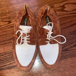 VINTAGE VALENTINO LACEUP SADDLE STYLE SHOES!